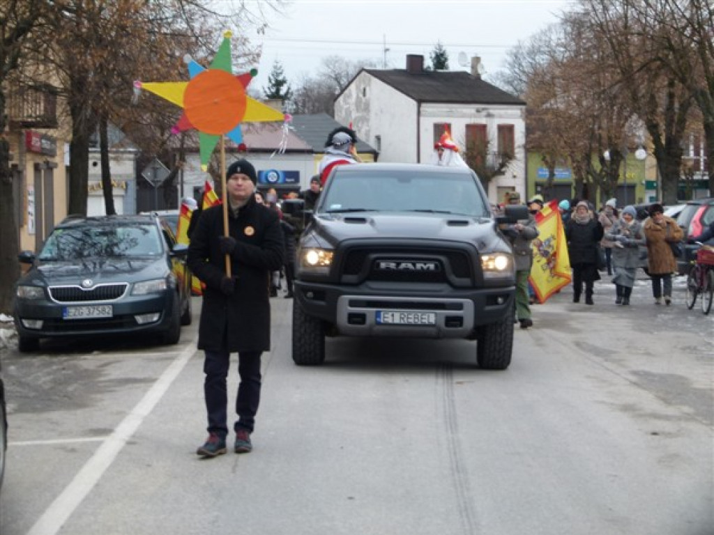 Orszak Trzech Króli przeszedł ulicami Głowna
