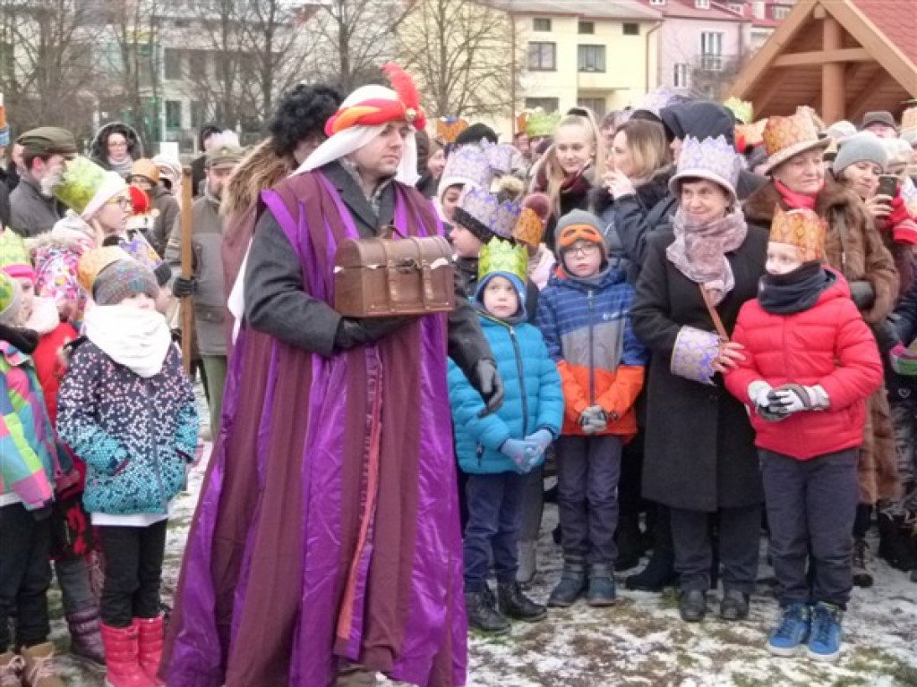 Orszak Trzech Króli przeszedł ulicami Głowna