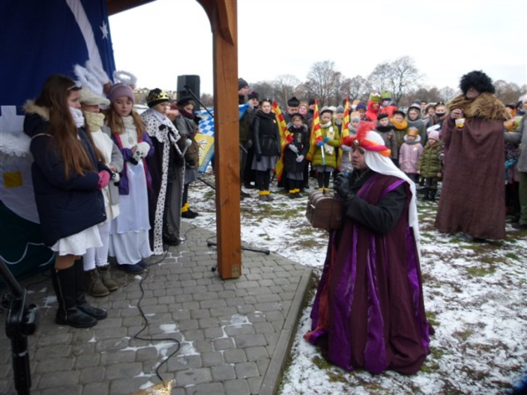 Orszak Trzech Króli przeszedł ulicami Głowna