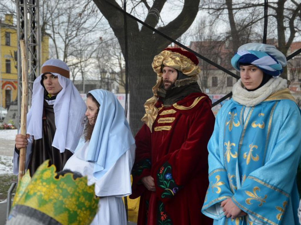 Orszak Trzech Króli przeszedł ulicami Łowicza [zdjęcia i filmy]