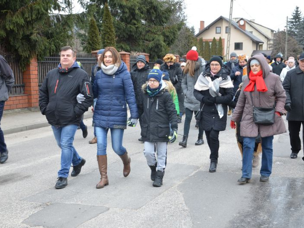 Orszak Trzech Króli przeszedł ulicami Łowicza [zdjęcia i filmy]