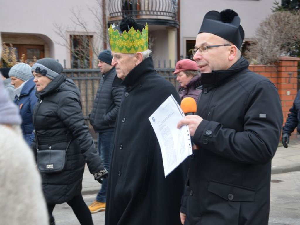 Orszak Trzech Króli przeszedł ulicami Łowicza [zdjęcia i filmy]