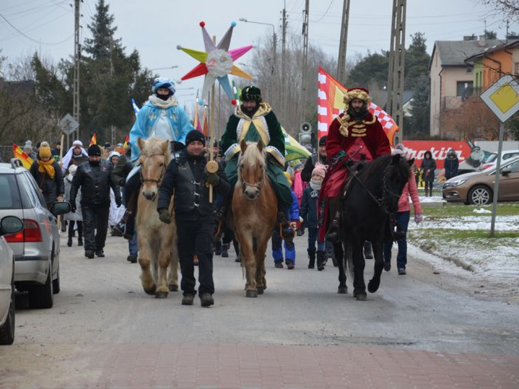 Orszak Trzech Króli przeszedł ulicami Łowicza [zdjęcia i filmy]