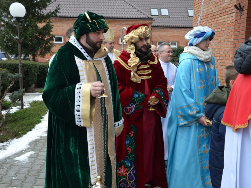 Orszak Trzech Króli przeszedł ulicami Łowicza [zdjęcia i filmy]