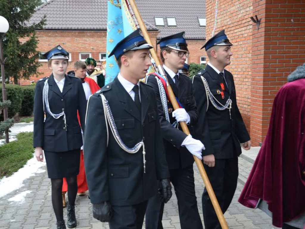 Orszak Trzech Króli przeszedł ulicami Łowicza [zdjęcia i filmy]