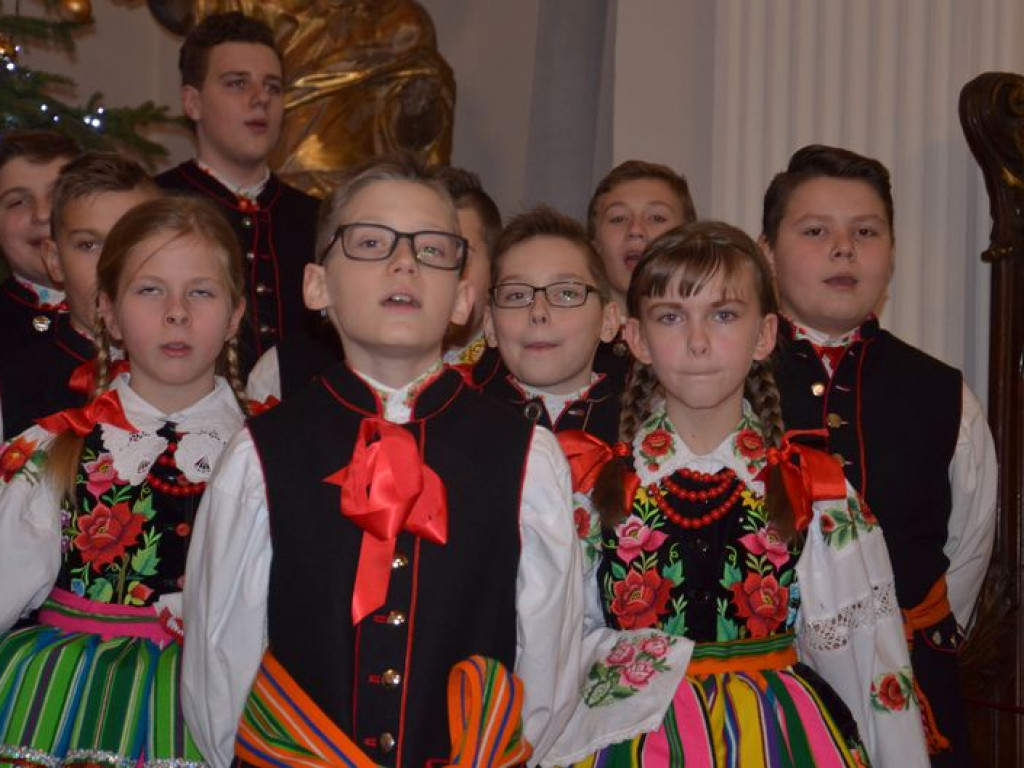 Koderki zaśpiewały kolędy [zdjęcia i filmy]