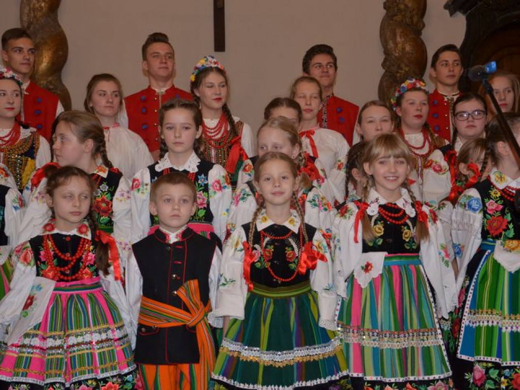 Koderki zaśpiewały kolędy [zdjęcia i filmy]