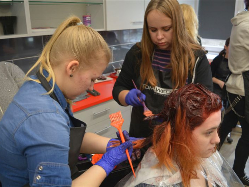 Szkolenie dla klas fryzjerskich w ZSP nr 3