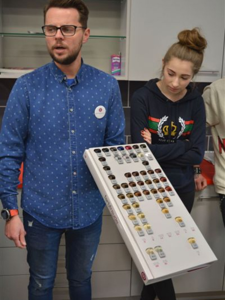 Szkolenie dla klas fryzjerskich w ZSP nr 3