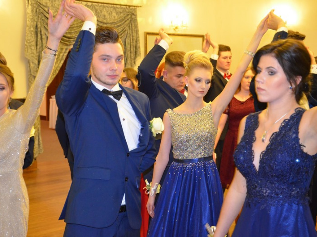 Trwa studniówka ZSP nr 3 w Łowiczu
