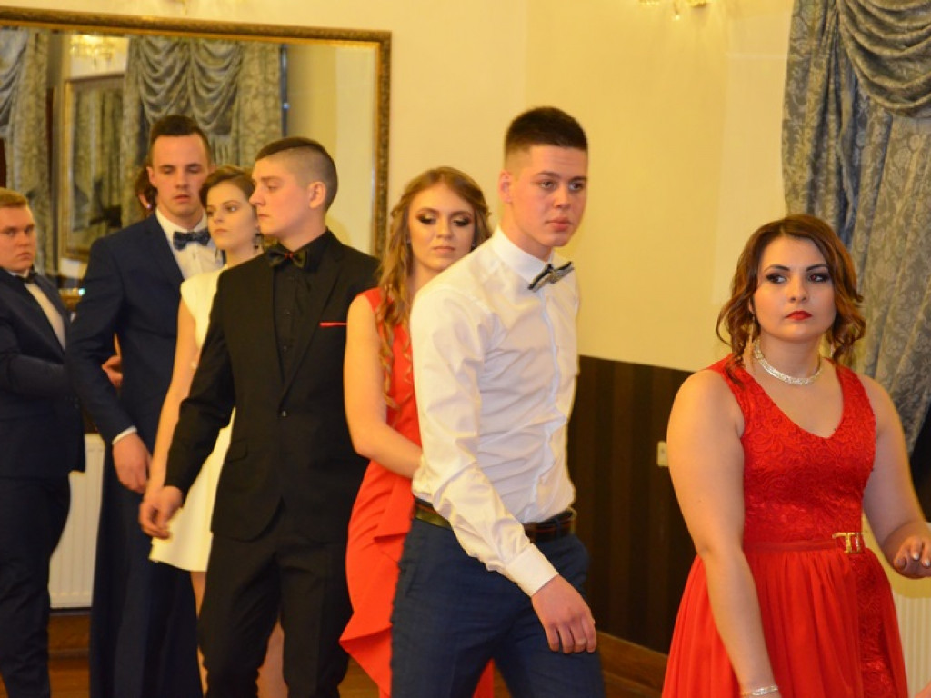 Trwa studniówka ZSP nr 3 w Łowiczu
