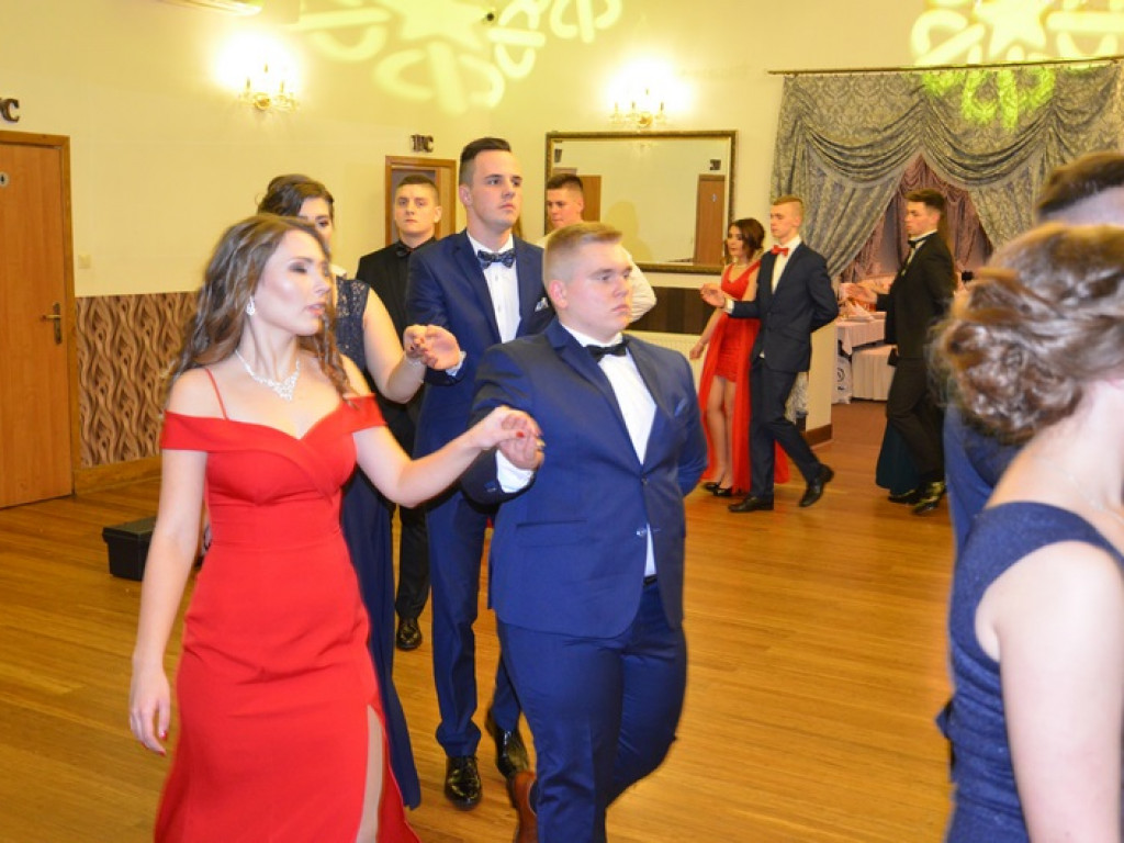 Trwa studniówka ZSP nr 3 w Łowiczu