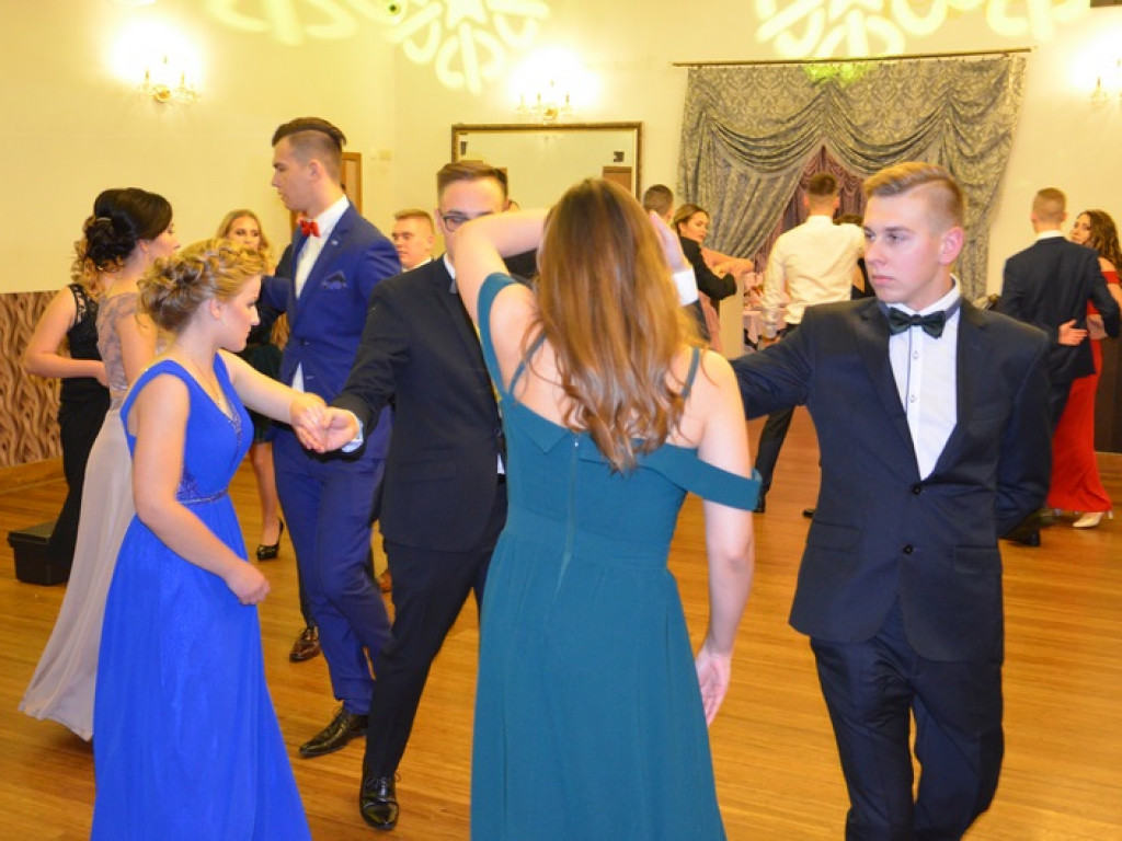 Trwa studniówka ZSP nr 3 w Łowiczu