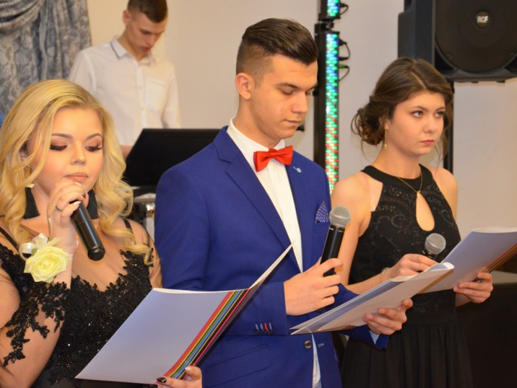 Trwa studniówka ZSP nr 3 w Łowiczu