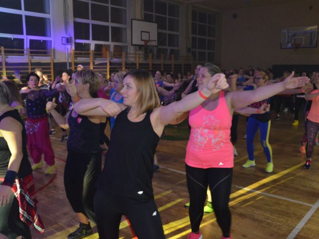 Miłośnicy zumby i urbhanize z całej Polski na maratonie w Łowiczu