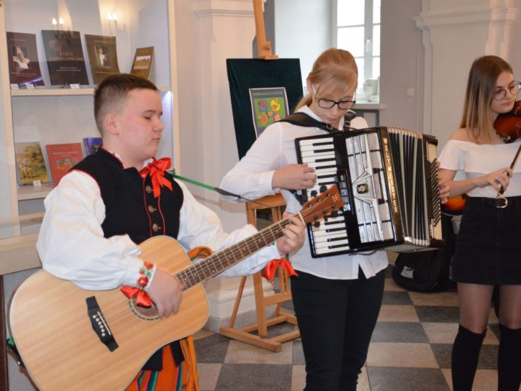 W muzeum świąteczny koncert szkoły muzycznej ze zbiórką WOŚP