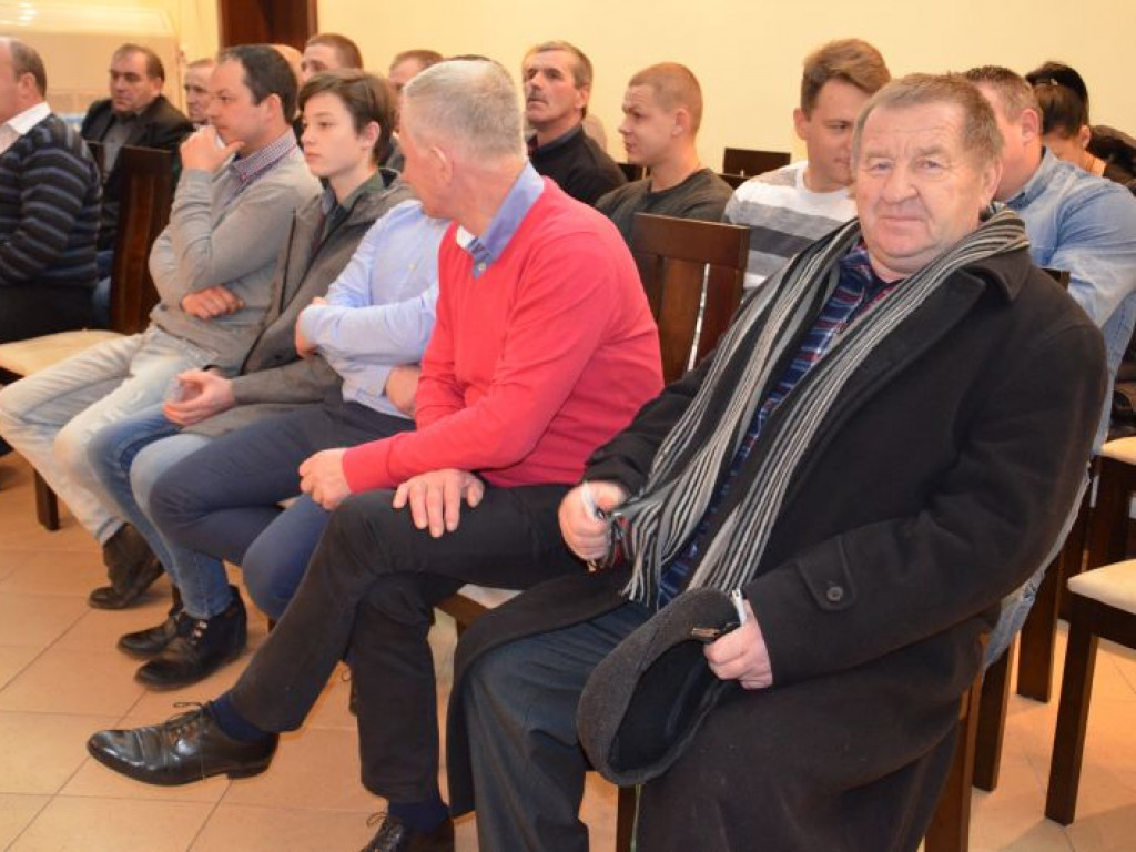 Rolnicy i parlamentarzyści rozmawiali z łowickimi rolnikami