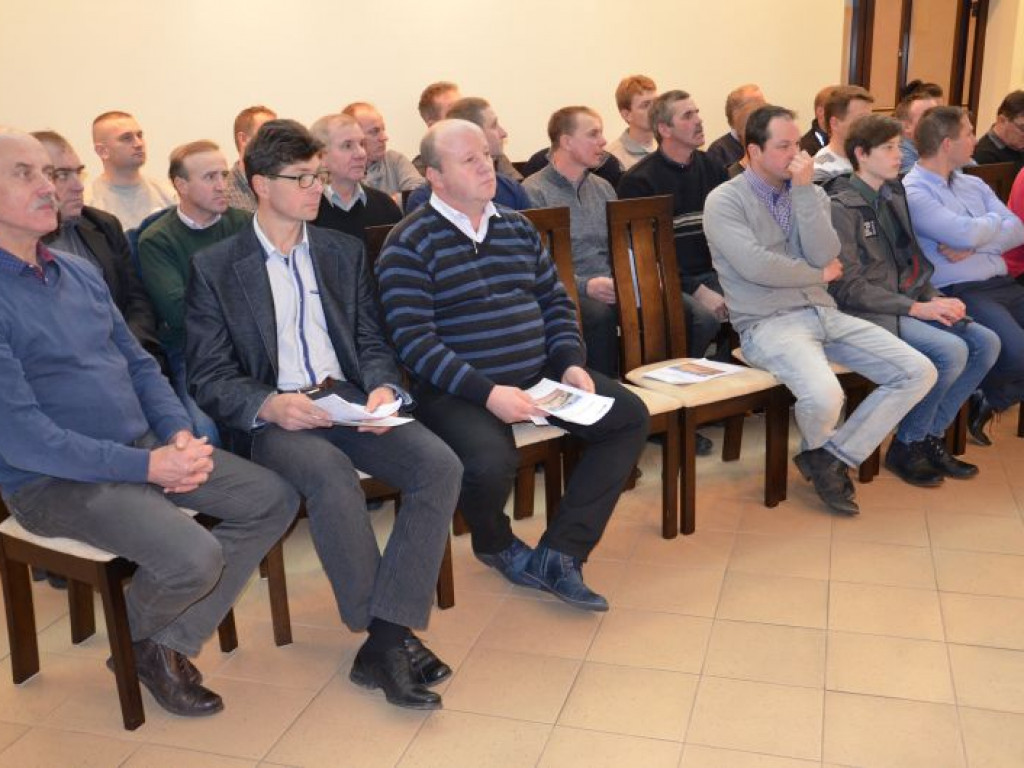 Rolnicy i parlamentarzyści rozmawiali z łowickimi rolnikami