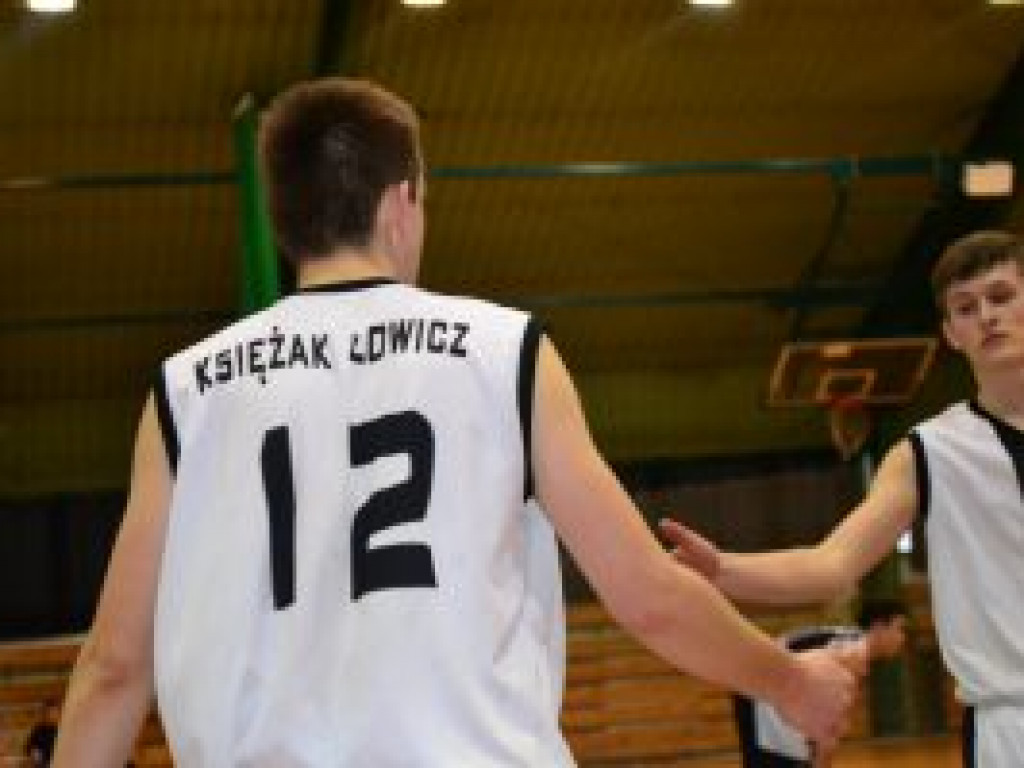 UMKS Księżak-2001 powoli odrabia straty