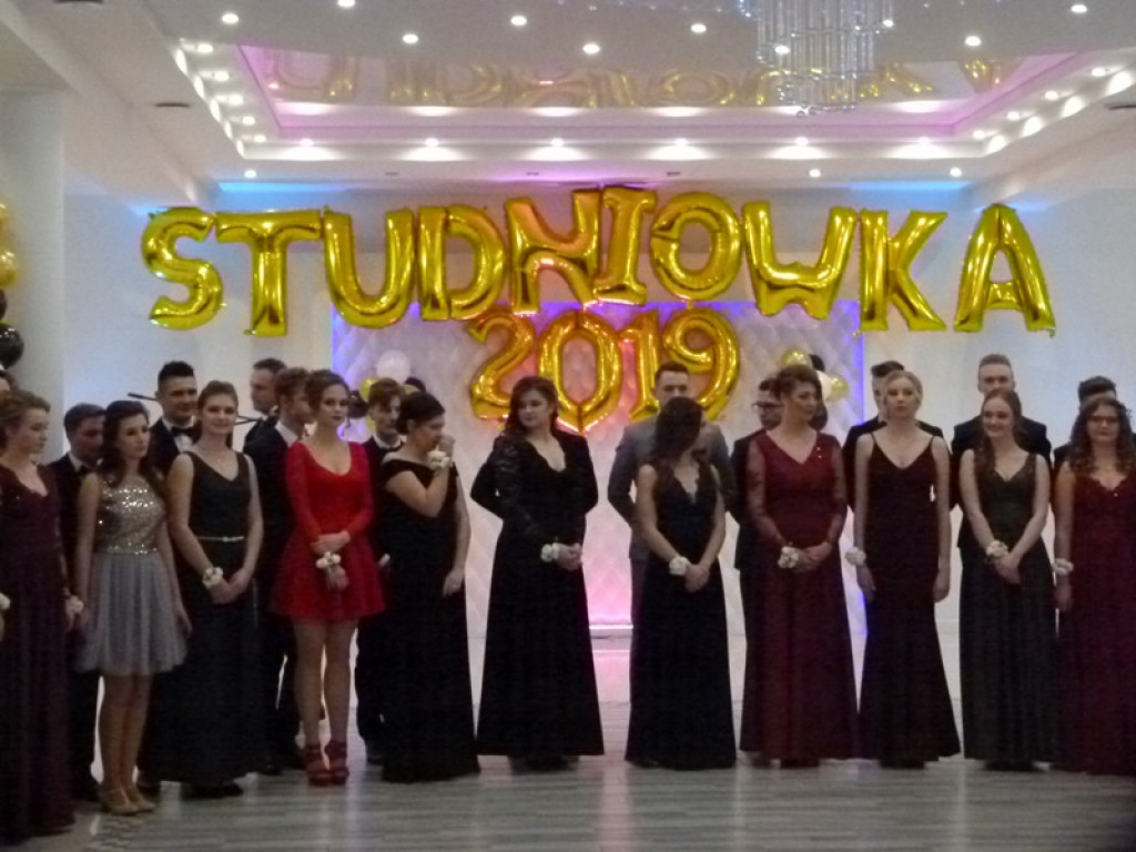 Studniówka maturzystów z ZSL-G w Głownie