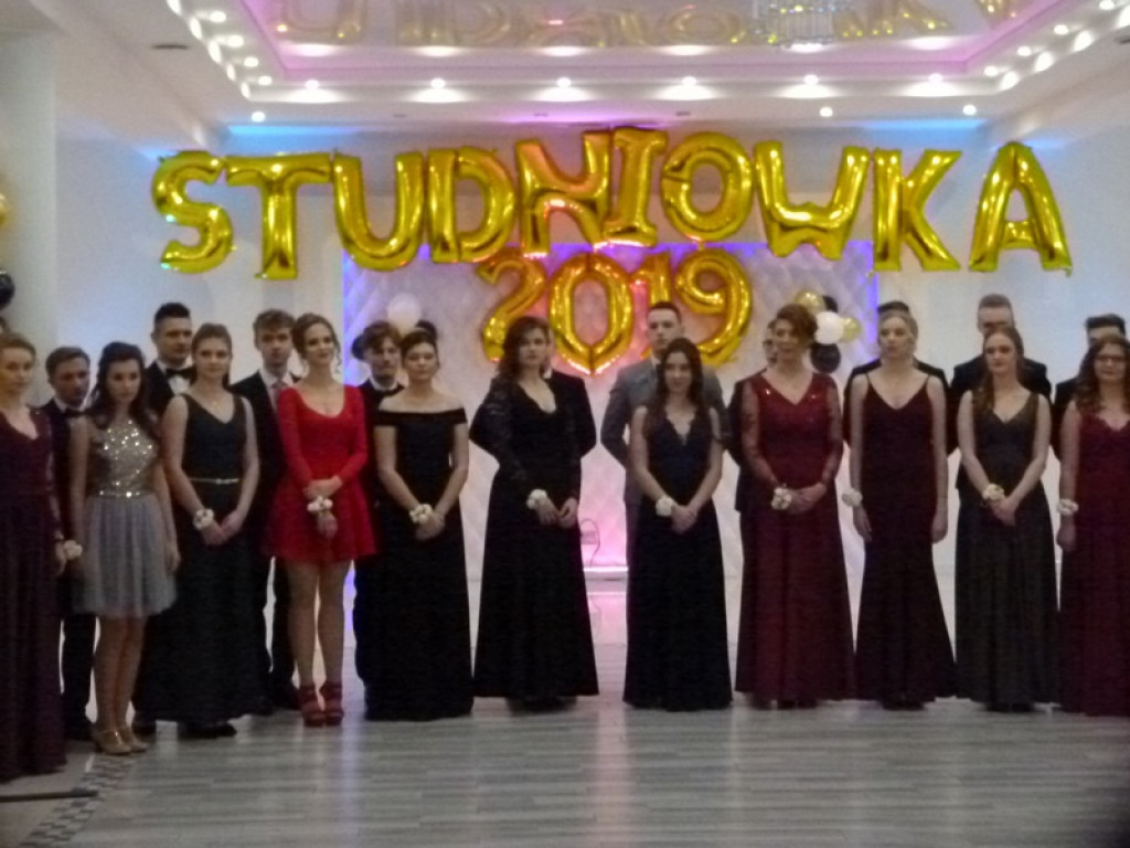 Studniówka maturzystów z ZSL-G w Głownie