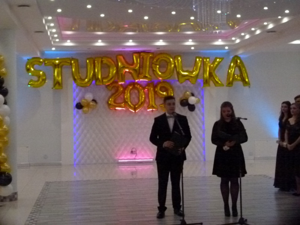 Studniówka maturzystów z ZSL-G w Głownie
