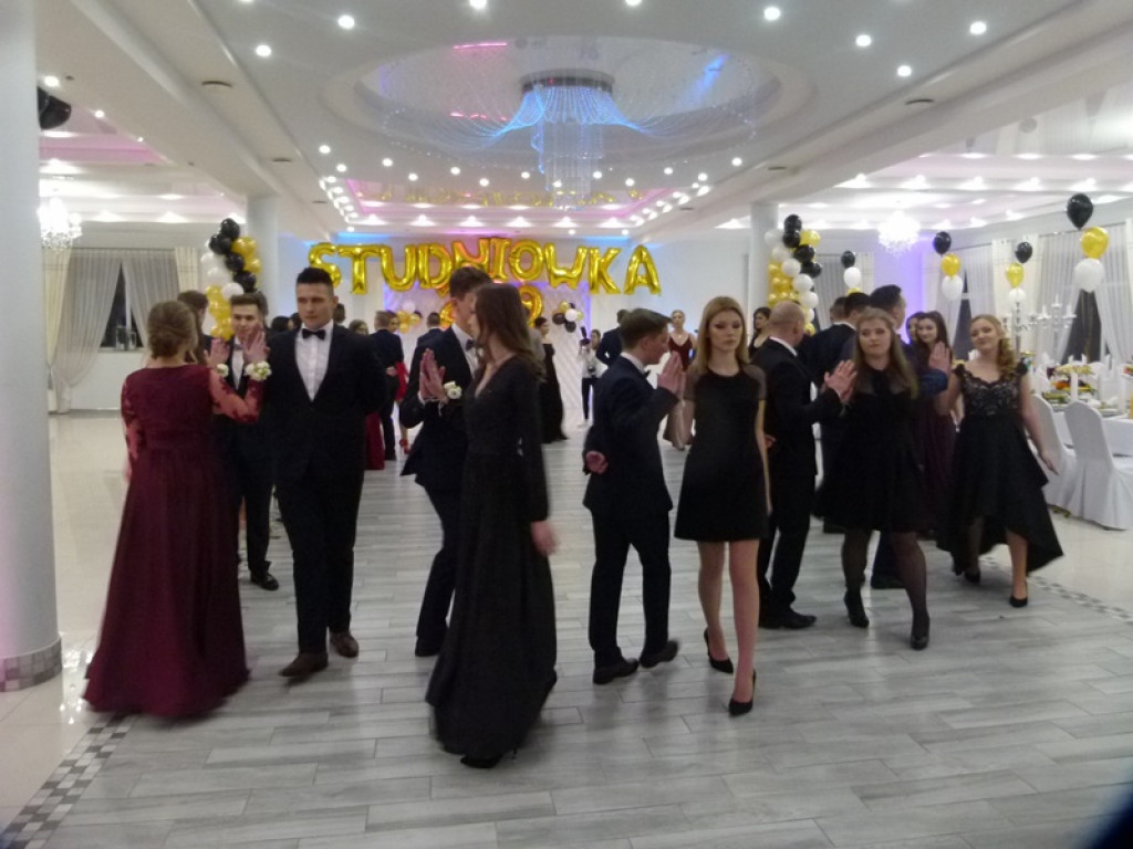 Studniówka maturzystów z ZSL-G w Głownie