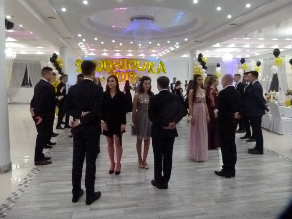 Studniówka maturzystów z ZSL-G w Głownie