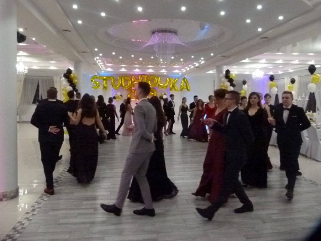 Studniówka maturzystów z ZSL-G w Głownie