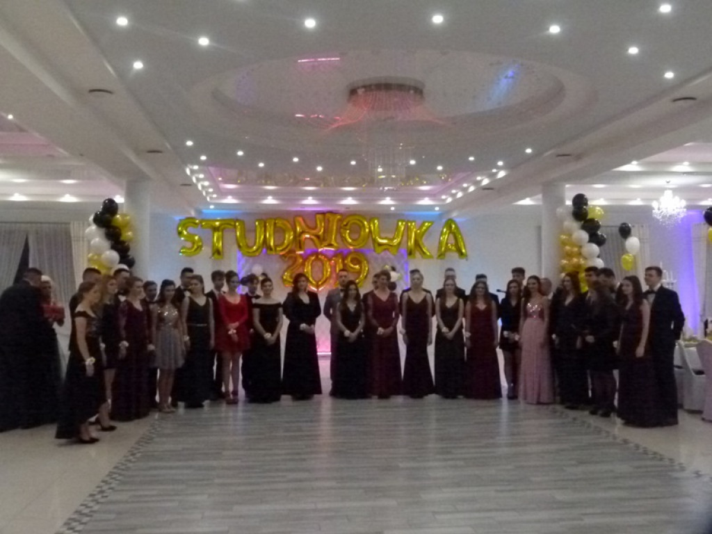 Studniówka maturzystów z ZSL-G w Głownie