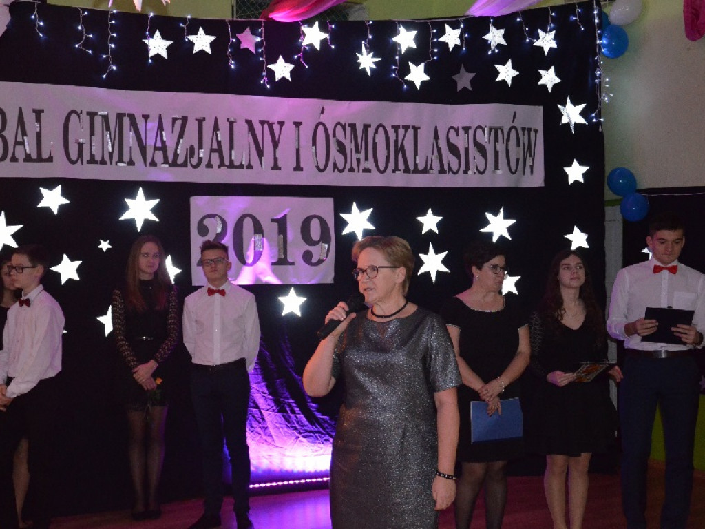 Bal gimnazjalny i ośmioklasistów w Błędowie