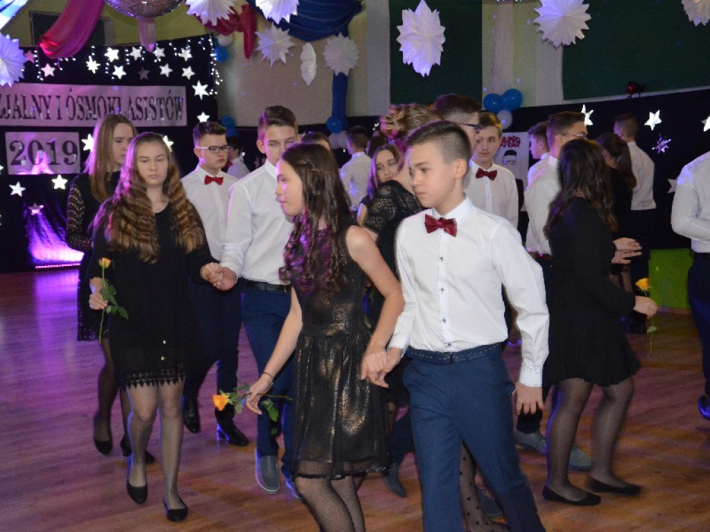 Bal gimnazjalny i ośmioklasistów w Błędowie