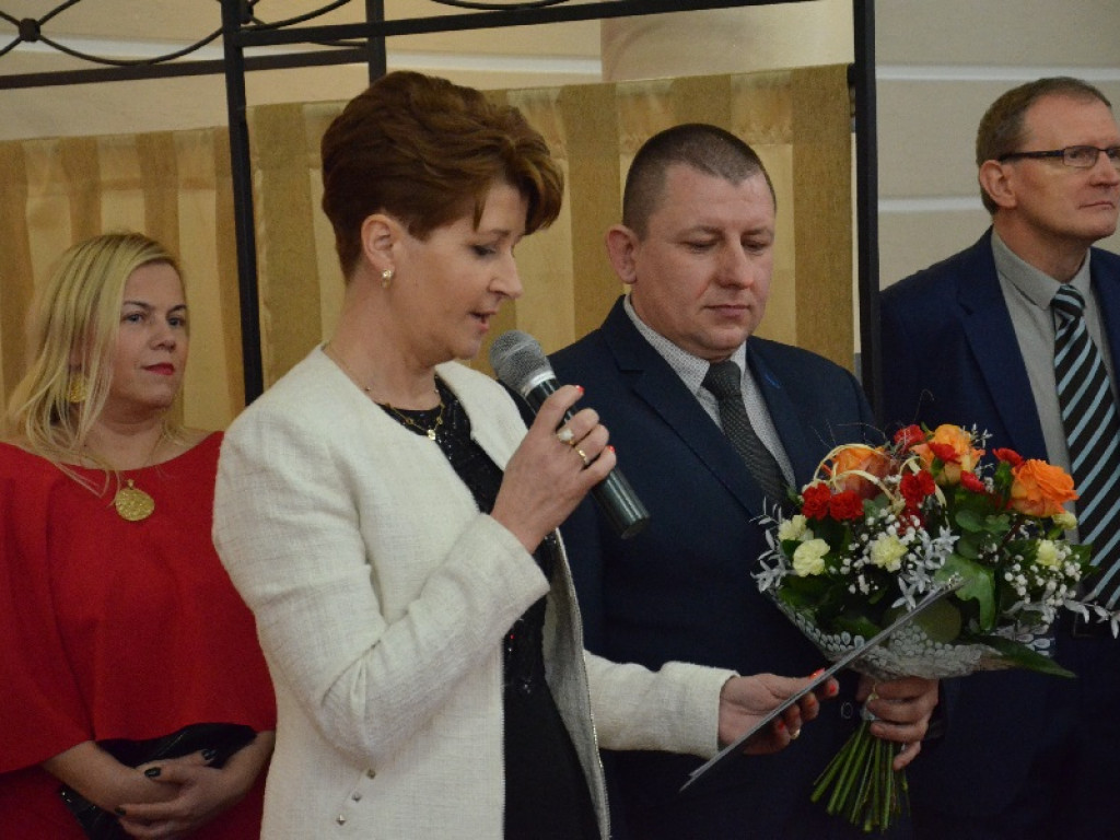 Przyszli technicy z ZSP nr 1 bawią się na studniówce w 