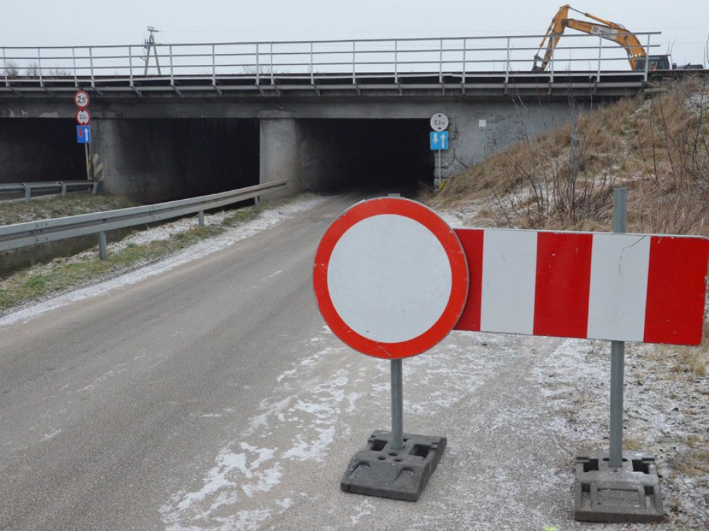 Rozpoczęła się rozbiórka połowy tunelu nad Zwierzyńcem
