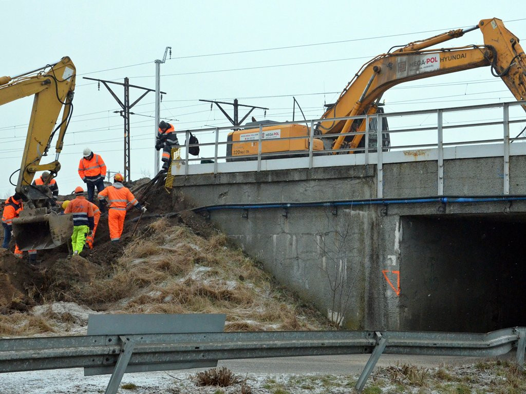 Rozpoczęła się rozbiórka połowy tunelu nad Zwierzyńcem