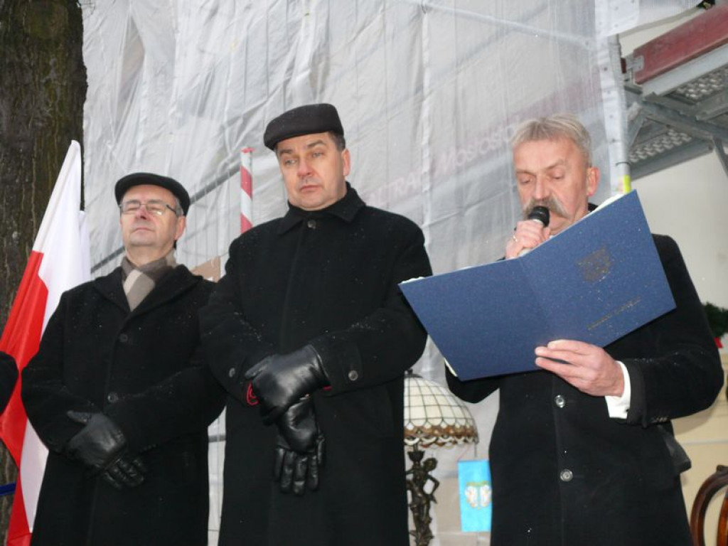 Kapsuła czasu spoczęła w wejściu do ratusza