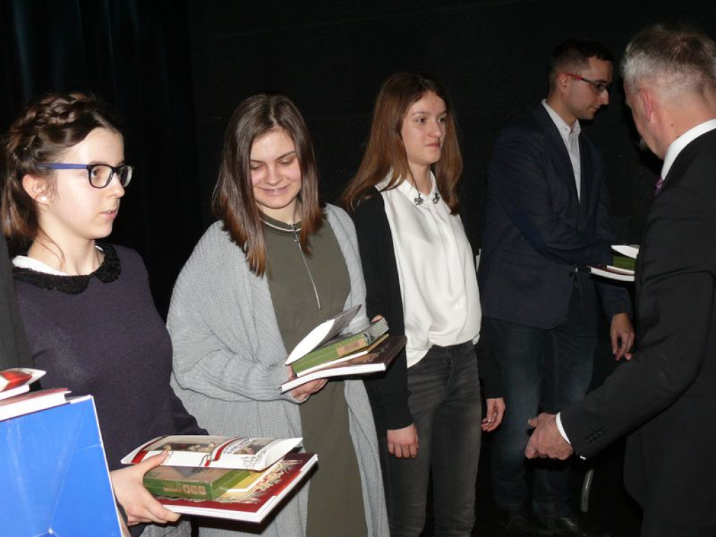 Kapsuła czasu spoczęła w wejściu do ratusza
