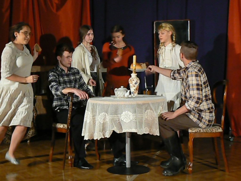 Głowno: porywający spektakl i otwarcie sali teatralnej w ZSLG