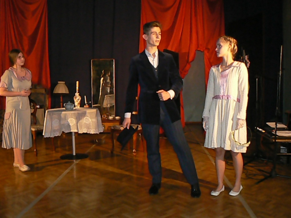 Głowno: porywający spektakl i otwarcie sali teatralnej w ZSLG