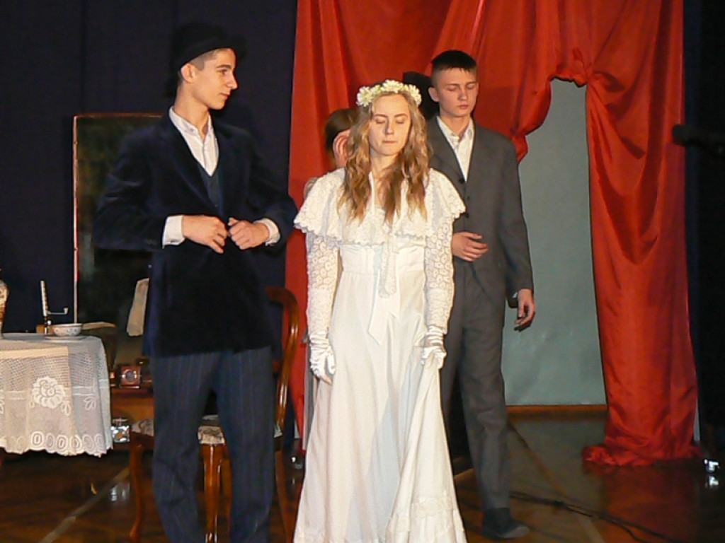 Głowno: porywający spektakl i otwarcie sali teatralnej w ZSLG