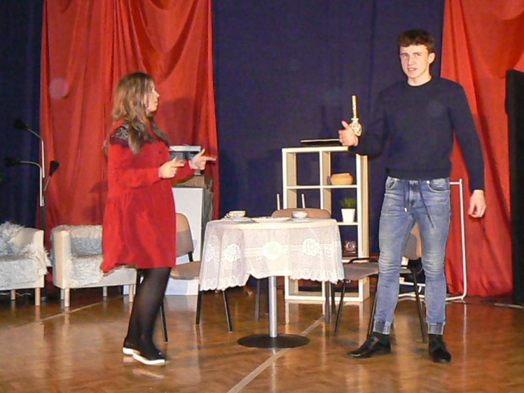 Głowno: porywający spektakl i otwarcie sali teatralnej w ZSLG