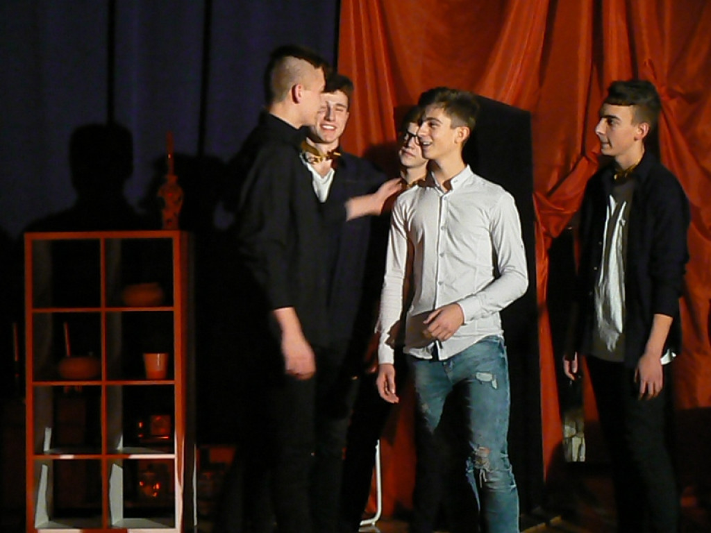 Głowno: porywający spektakl i otwarcie sali teatralnej w ZSLG
