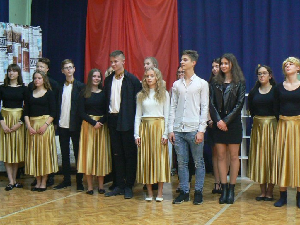 Głowno: porywający spektakl i otwarcie sali teatralnej w ZSLG