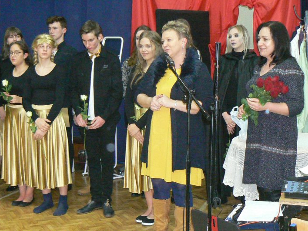 Głowno: porywający spektakl i otwarcie sali teatralnej w ZSLG