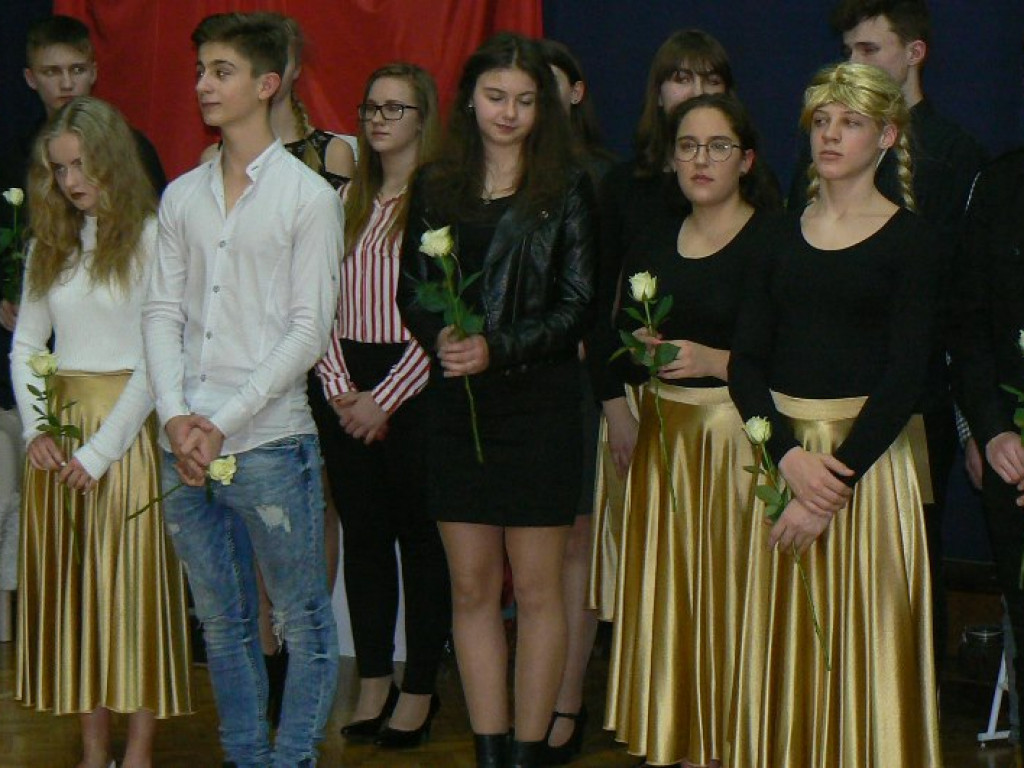 Głowno: porywający spektakl i otwarcie sali teatralnej w ZSLG