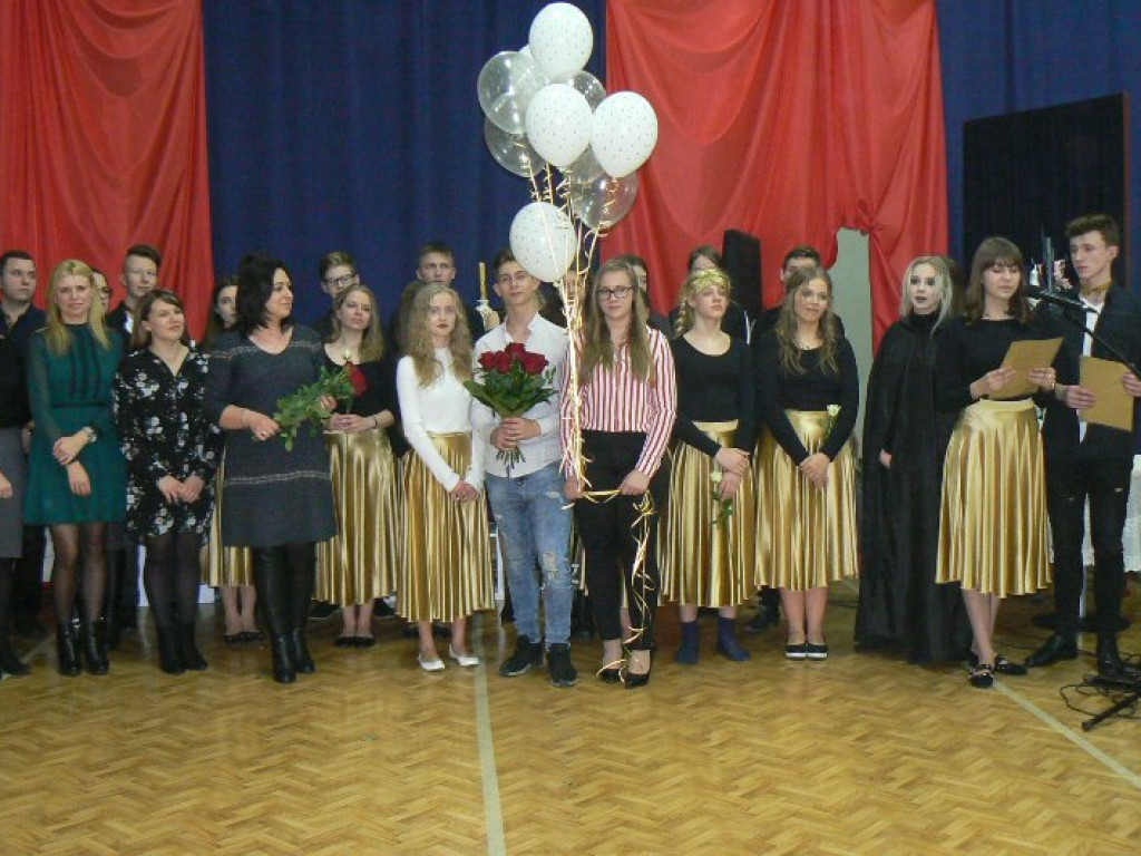 Głowno: porywający spektakl i otwarcie sali teatralnej w ZSLG
