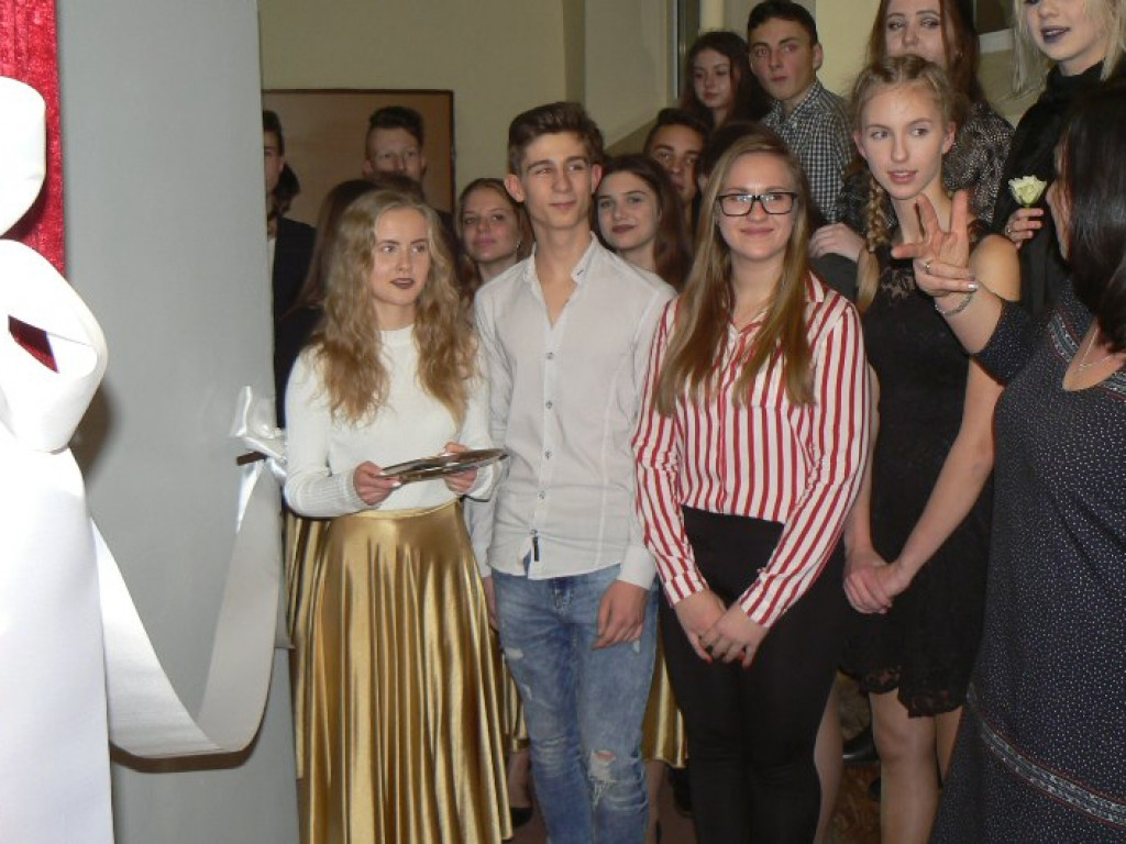 Głowno: porywający spektakl i otwarcie sali teatralnej w ZSLG