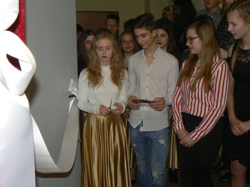 Głowno: porywający spektakl i otwarcie sali teatralnej w ZSLG