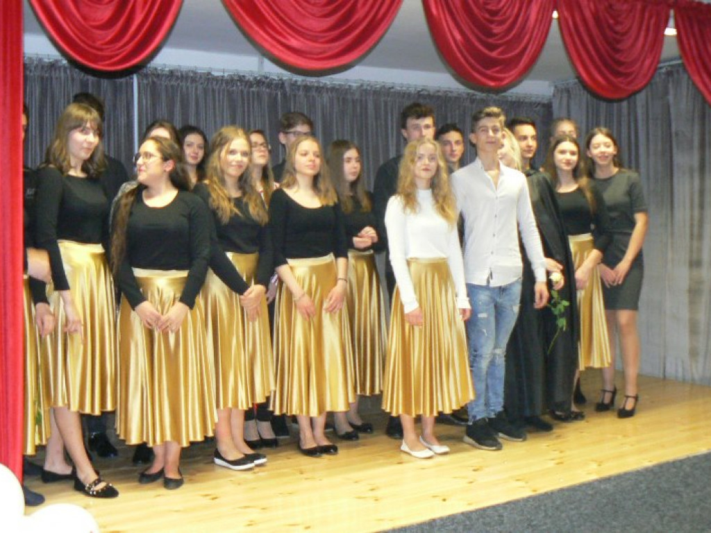 Głowno: porywający spektakl i otwarcie sali teatralnej w ZSLG