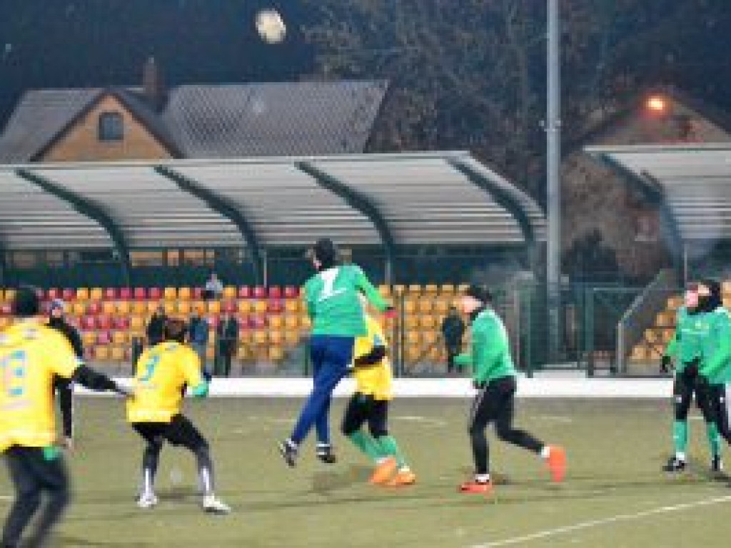Mecz sparingowy na inaugurację sezonu Pelikan przegrał